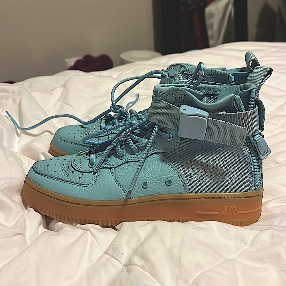 Nike SF AF1 Mid Air Force One